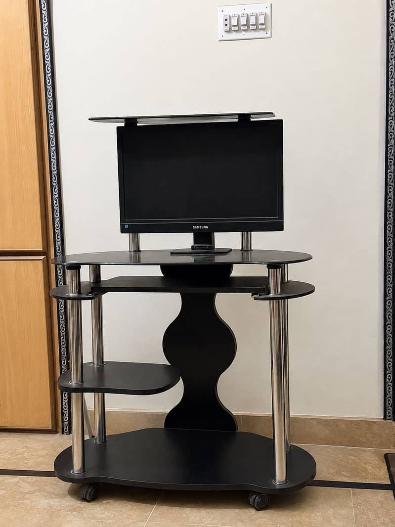 Computer Table 0