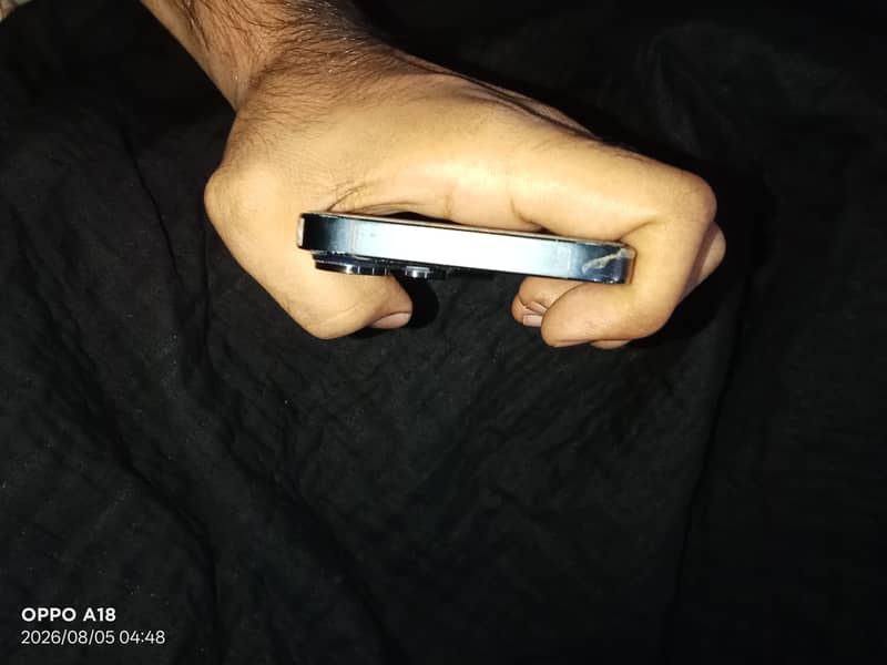 Apple iPhone 14 3