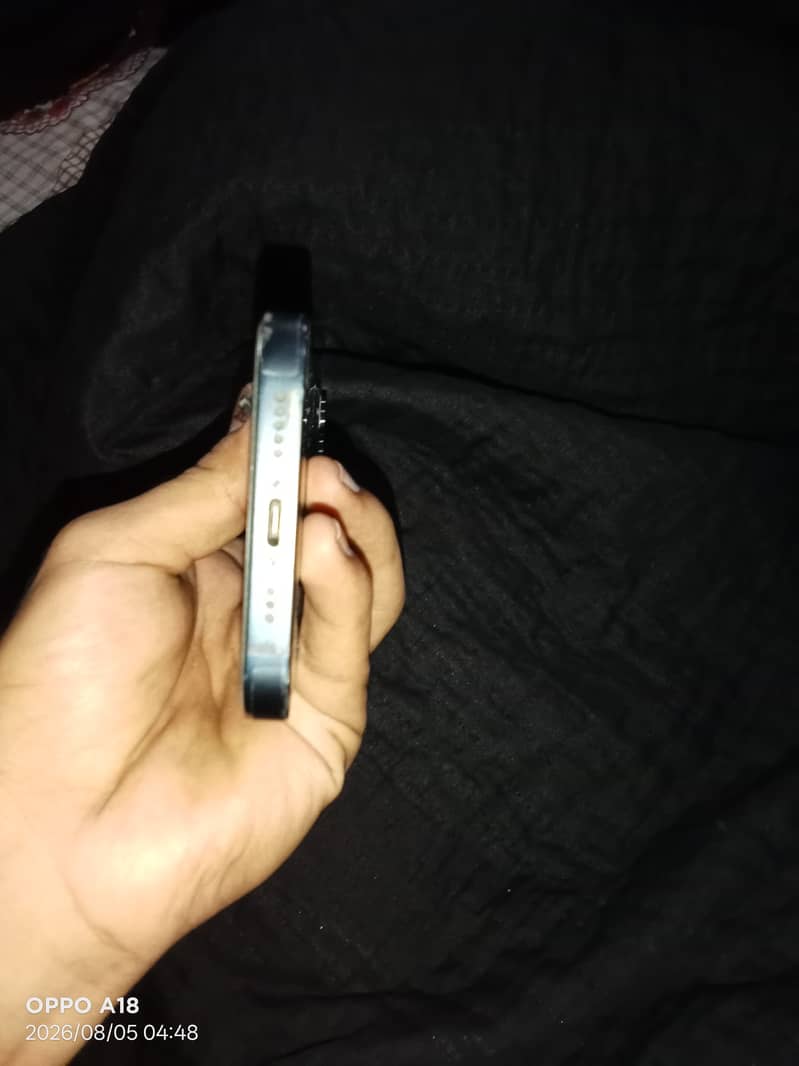 Apple iPhone 14 4