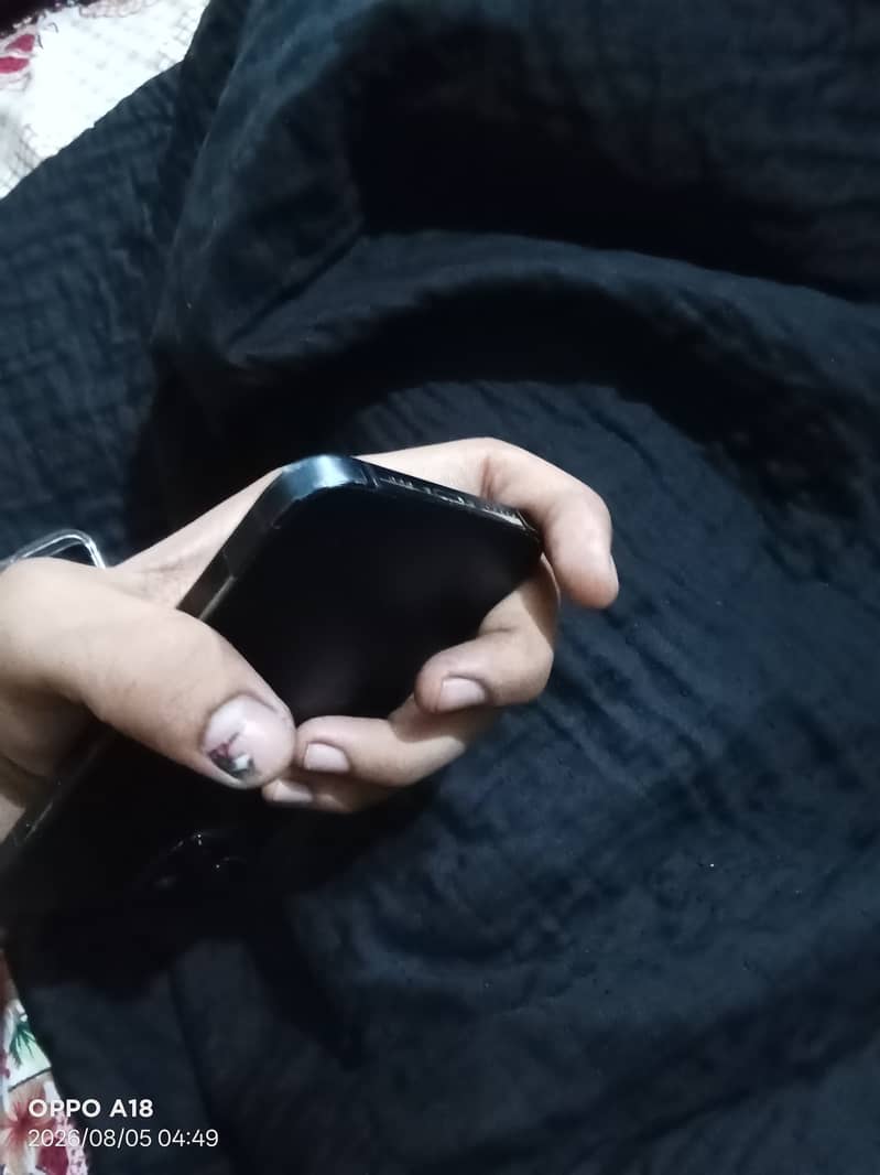Apple iPhone 14 13