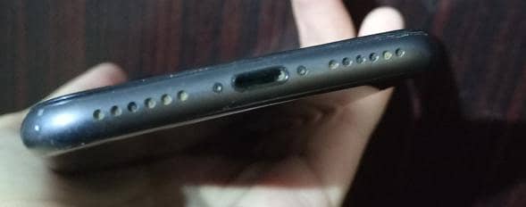 Apple iPhone 8 1