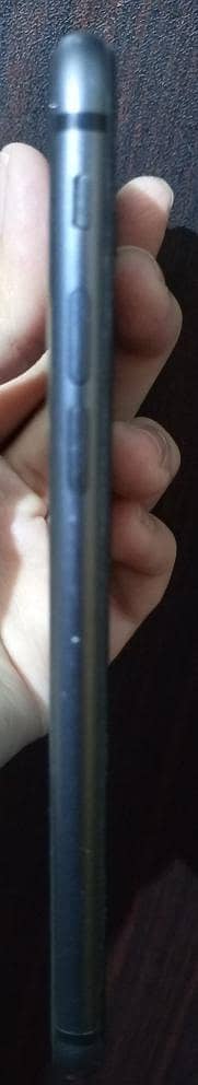 Apple iPhone 8 4