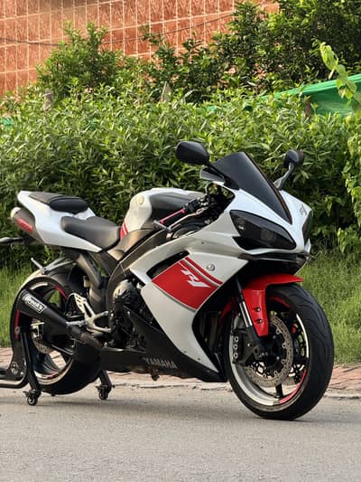 Yamaha R1 2008 read add