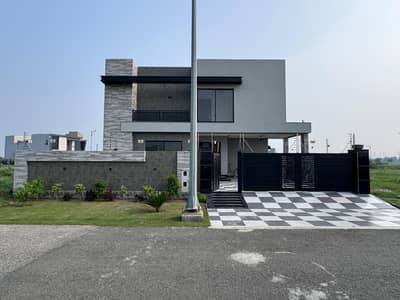1 KANAL BRAND NEW LUXURY HOUSE