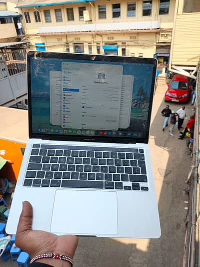 MACBOOK PRO (2020) Core i7 (32/512gb) Magic Keyboard