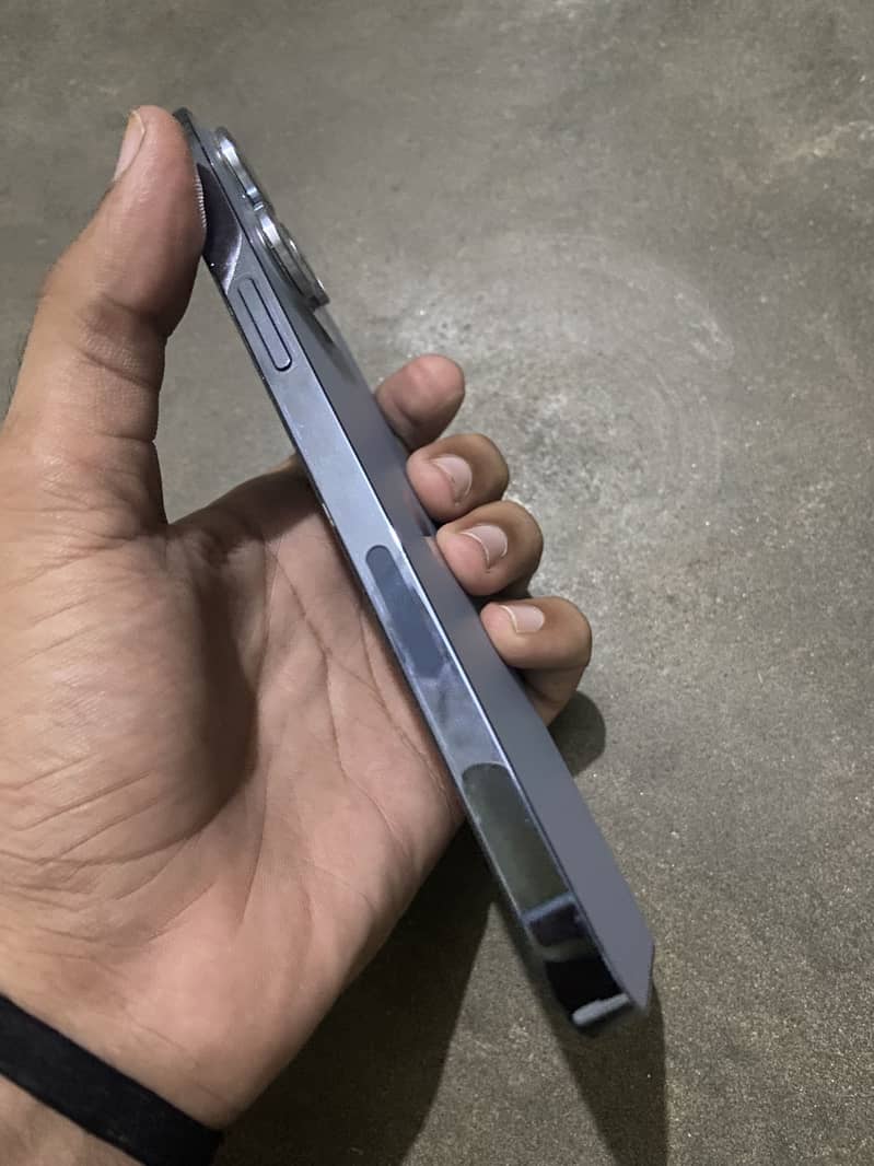 13 pro max 1