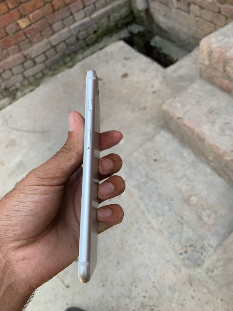 Apple iPhone 7 Plus 1