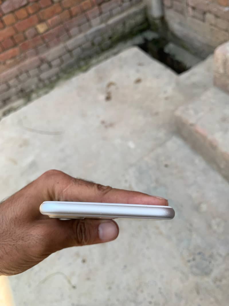 Apple iPhone 7 Plus 3
