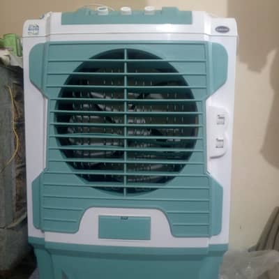 Canon Ac Air cooler _ 3 years old _with 6 ice bottles