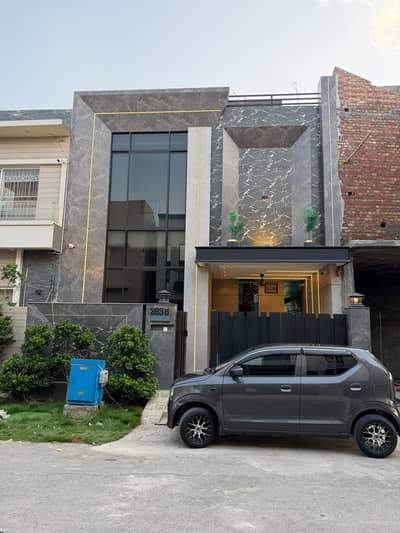 5 MARLA ELEGANT & SUPER HOT LOCATED BUNGALOW IS AVAILABLE IN DHA, LAHORE.