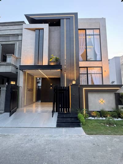 5 MARLA ELEGANT & SUPER HOT LOCATED BUNGALOW IS AVAILABLE IN DHA, LAHORE.