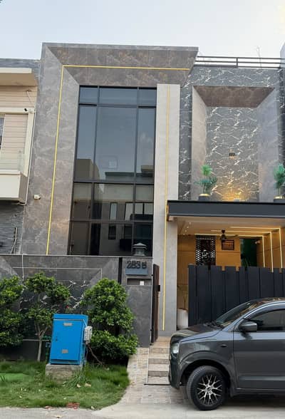 5 MARLA ELEGANT & SUPER HOT LOCATED BUNGALOW IS AVAILABLE IN DHA, LAHORE.