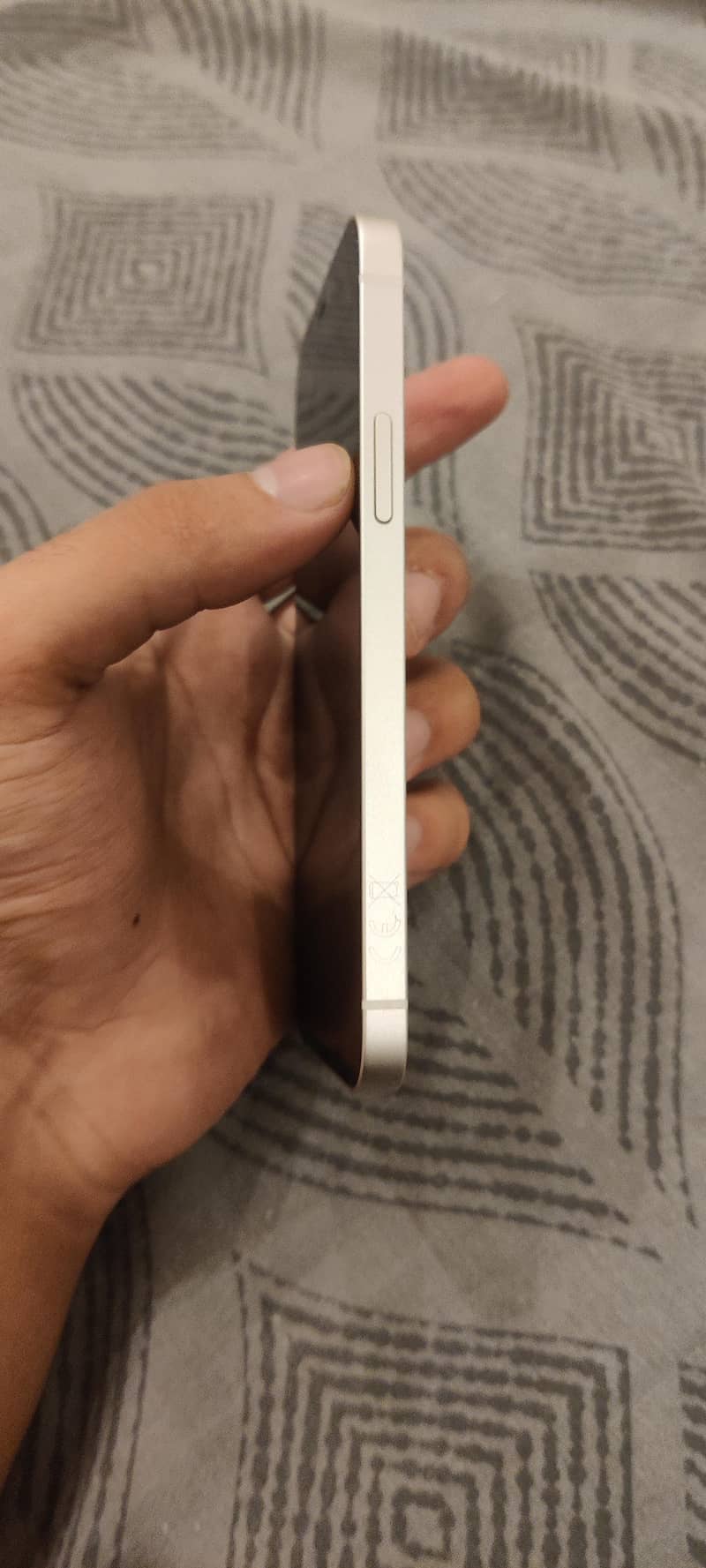 Apple iPhone 12 4