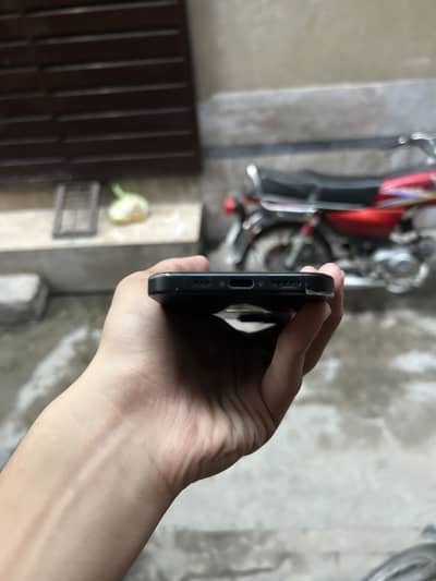 Apple iPhone 15