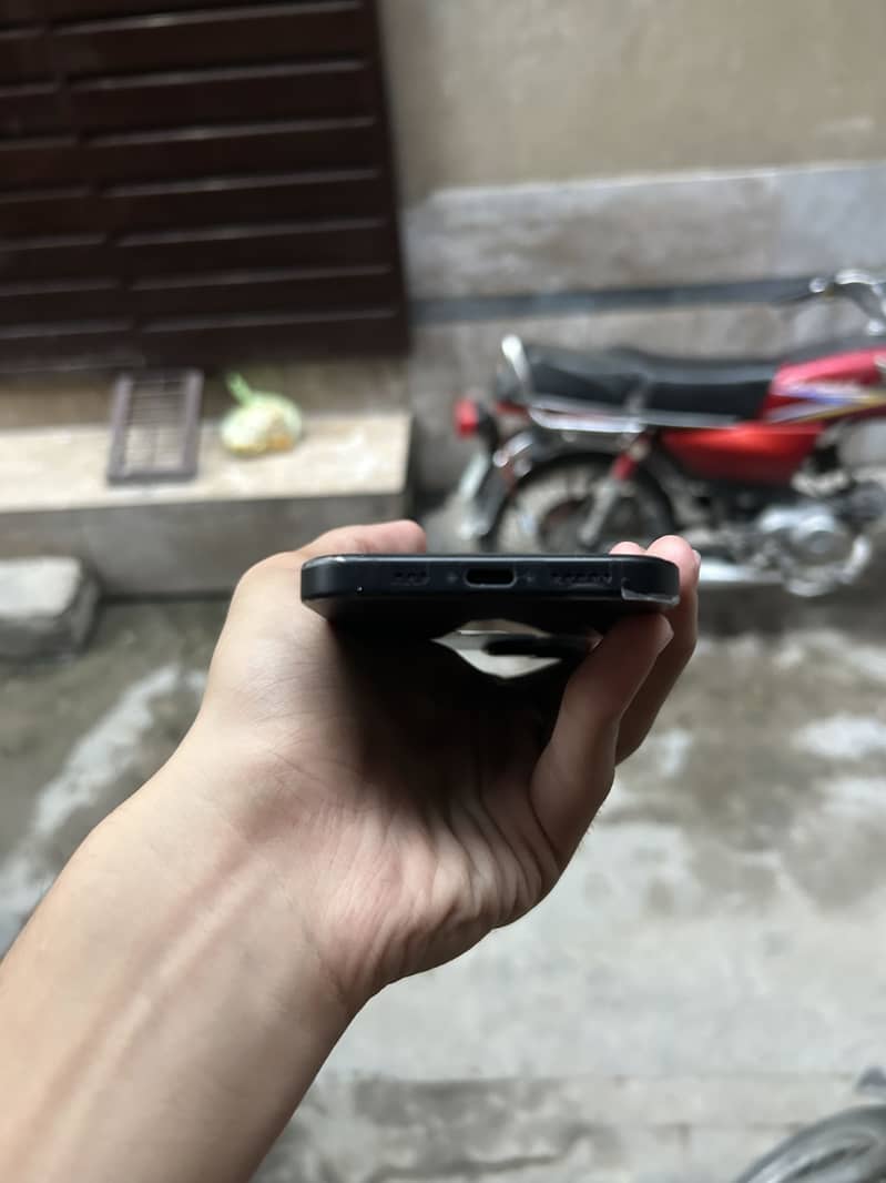 Apple iPhone 15 0