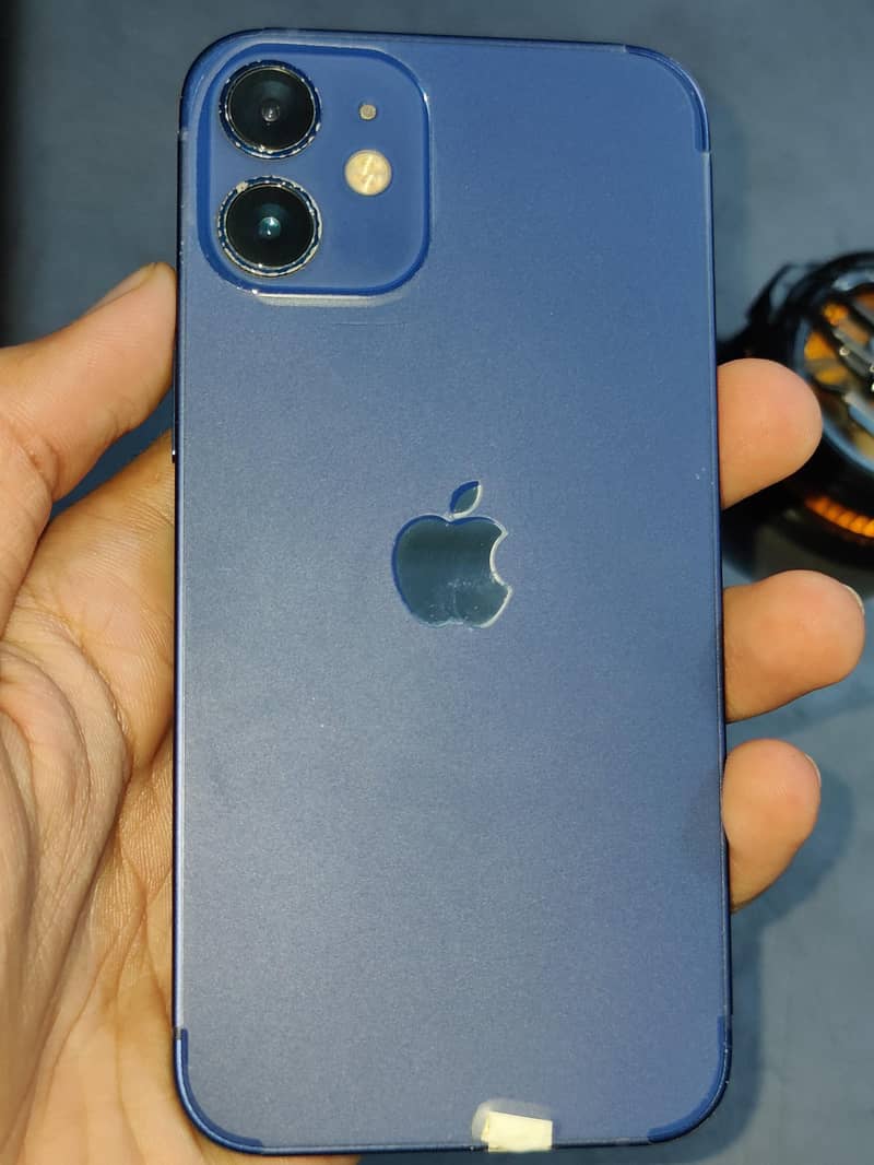 Apple iPhone 12 mini 0