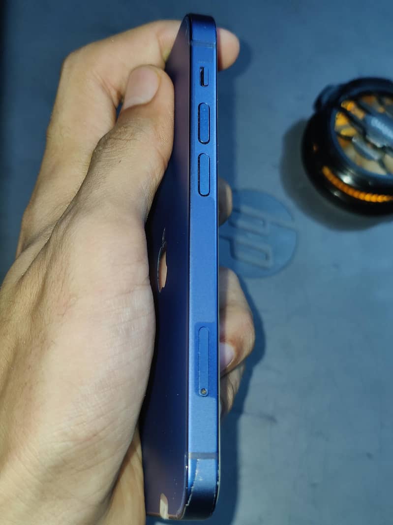 Apple iPhone 12 mini 3