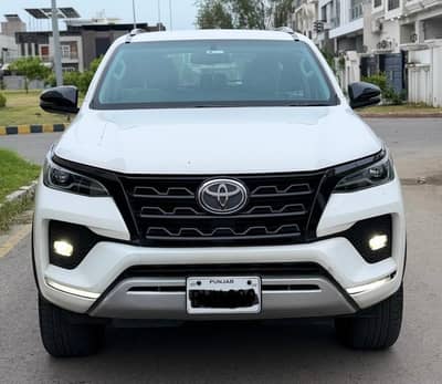 Toyota Fortuner Sigma 2022 Bumper to Bumper Geniune