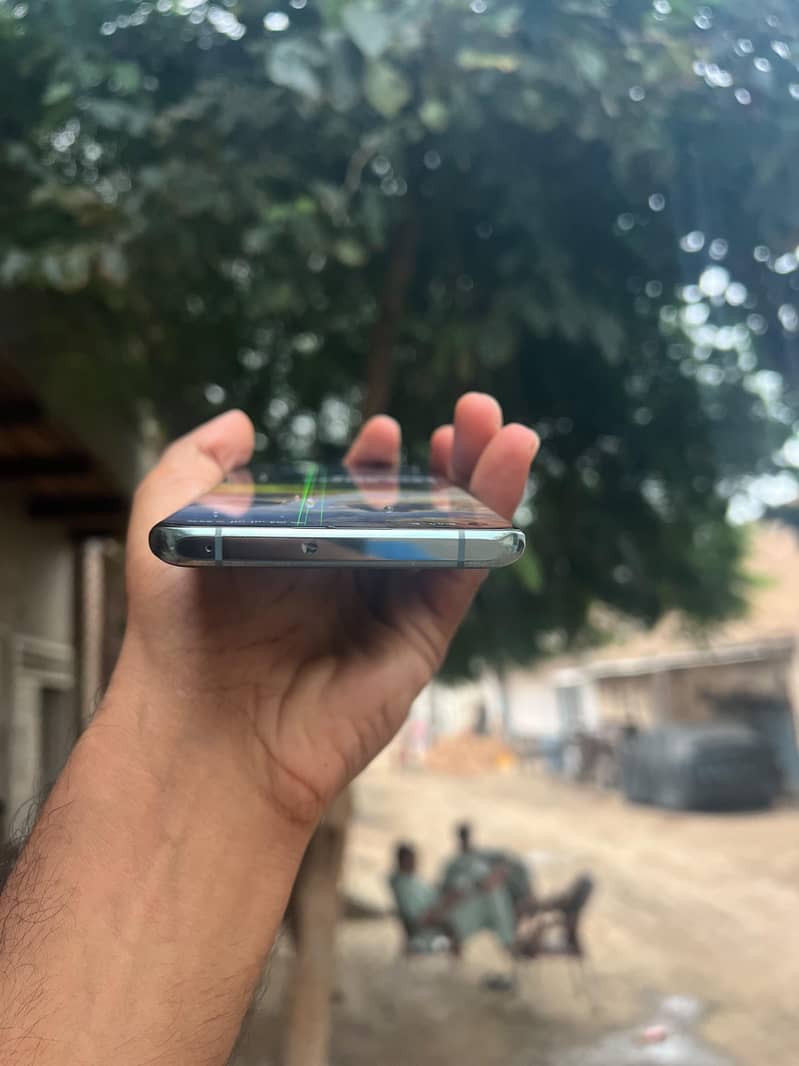 One Plus 10 Pro 4