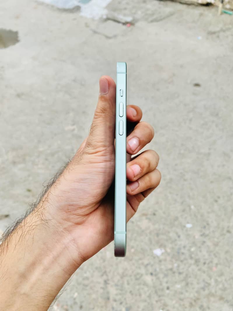 Apple iPhone 15 2
