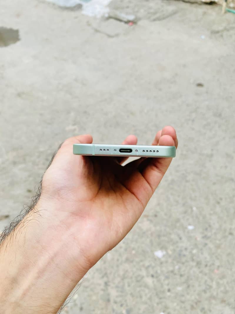Apple iPhone 15 3