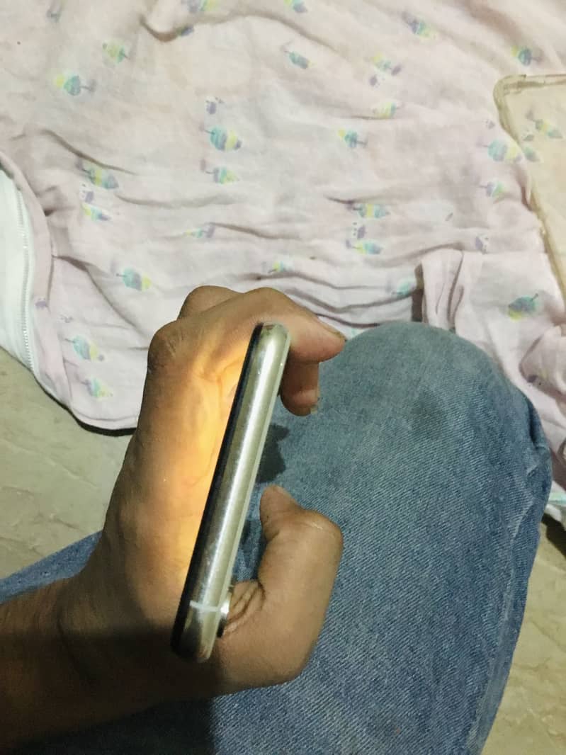 iPhone XS Max 0