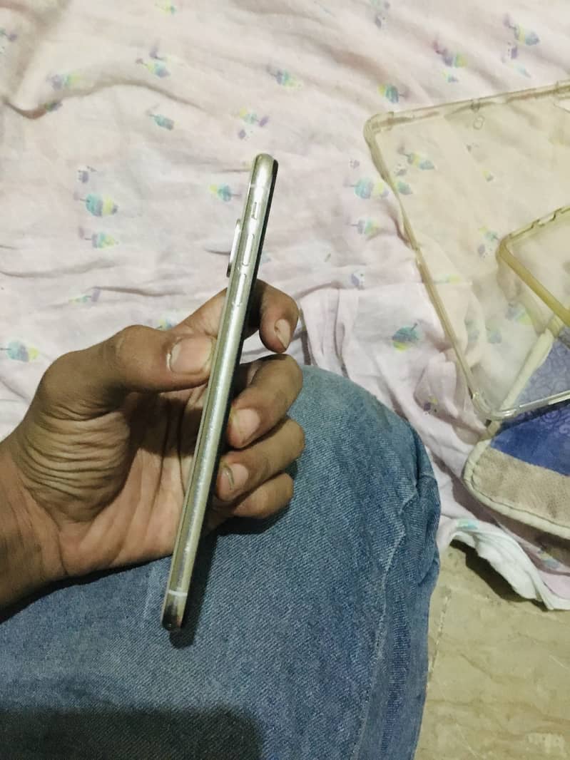 iPhone XS Max 1