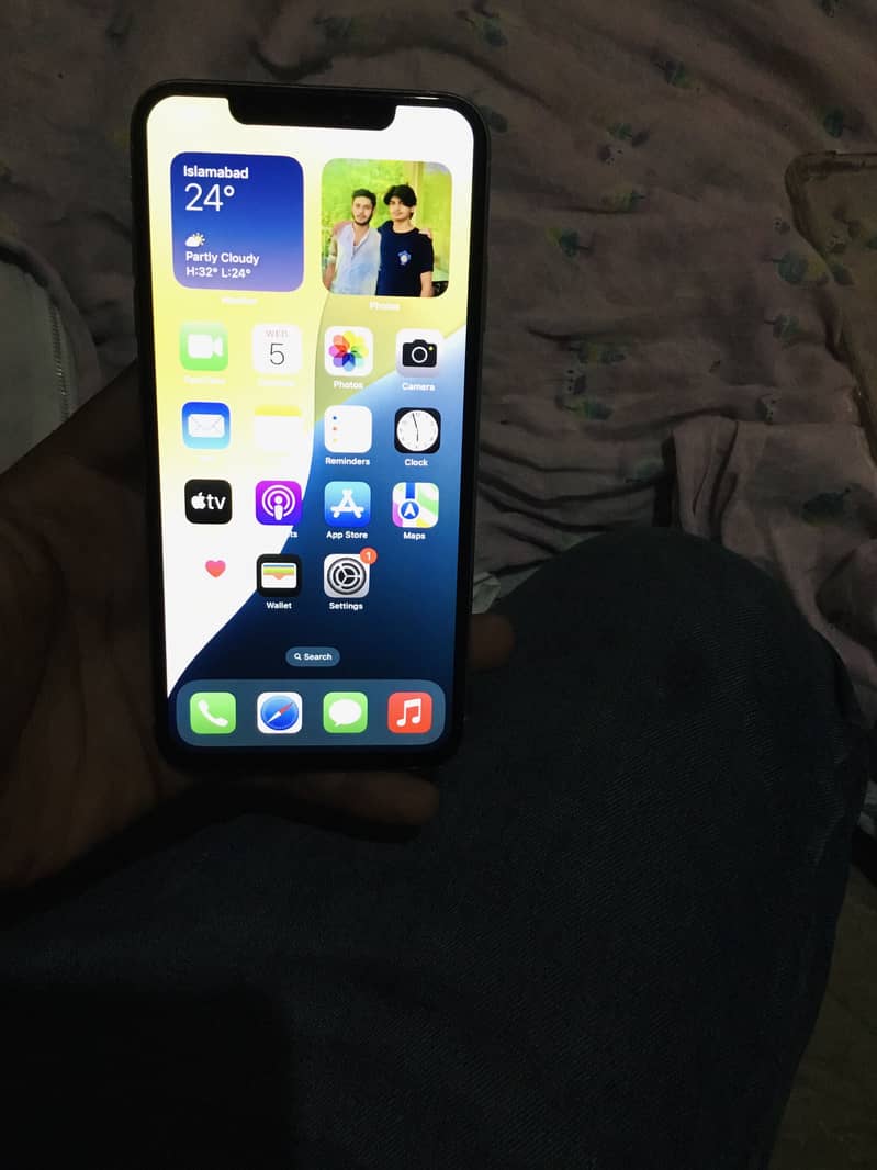 iPhone XS Max 7