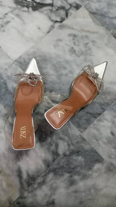 branded pointed Jelly cort shoe
