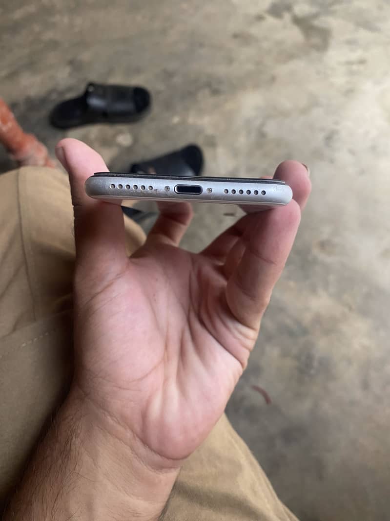 Apple iPhone SE 3