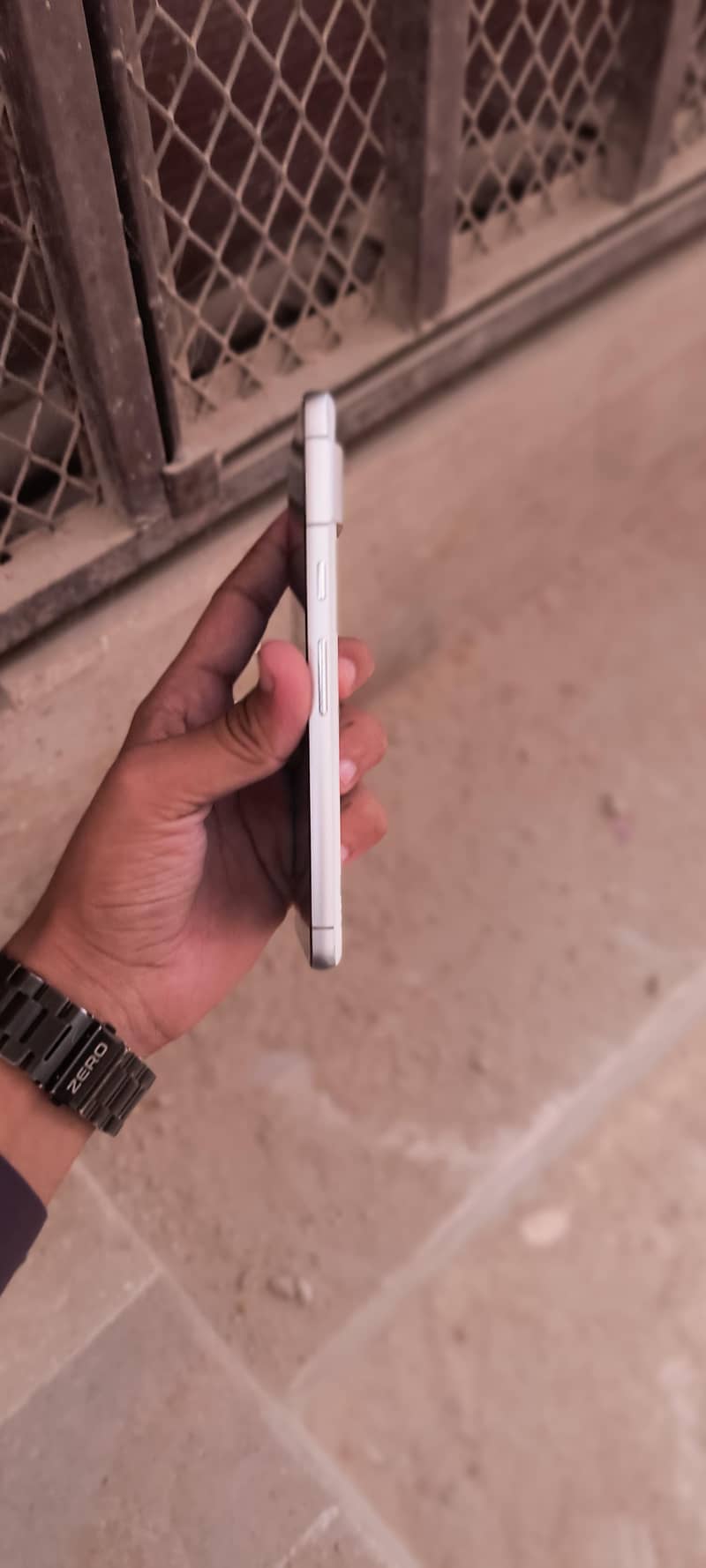 Google Pixel 7 4