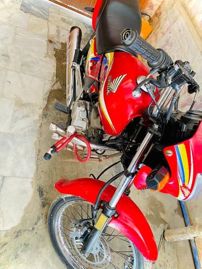 Honda Deluxe CG125 2015 Model Peshawar Registered - Original Condition