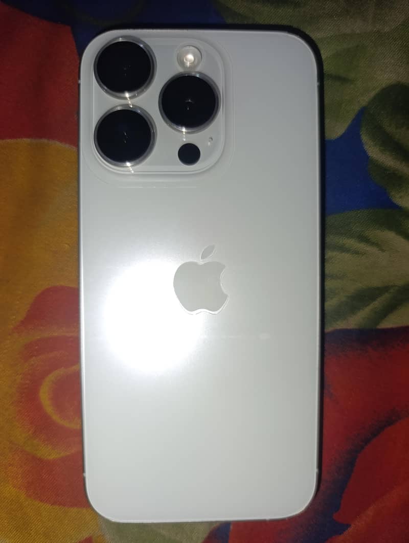 Apple iPhone 15 Pro 0