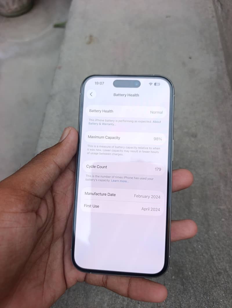 Apple iPhone 15 Pro 1