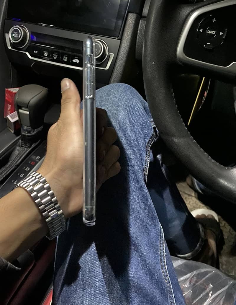 Apple iPhone X 3