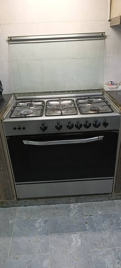 Gas Oven or Cooking Range in good condition