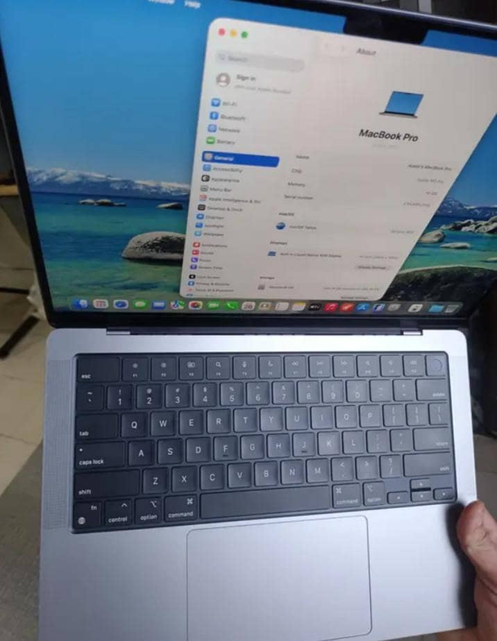 Apple MacBook Pro M2 0