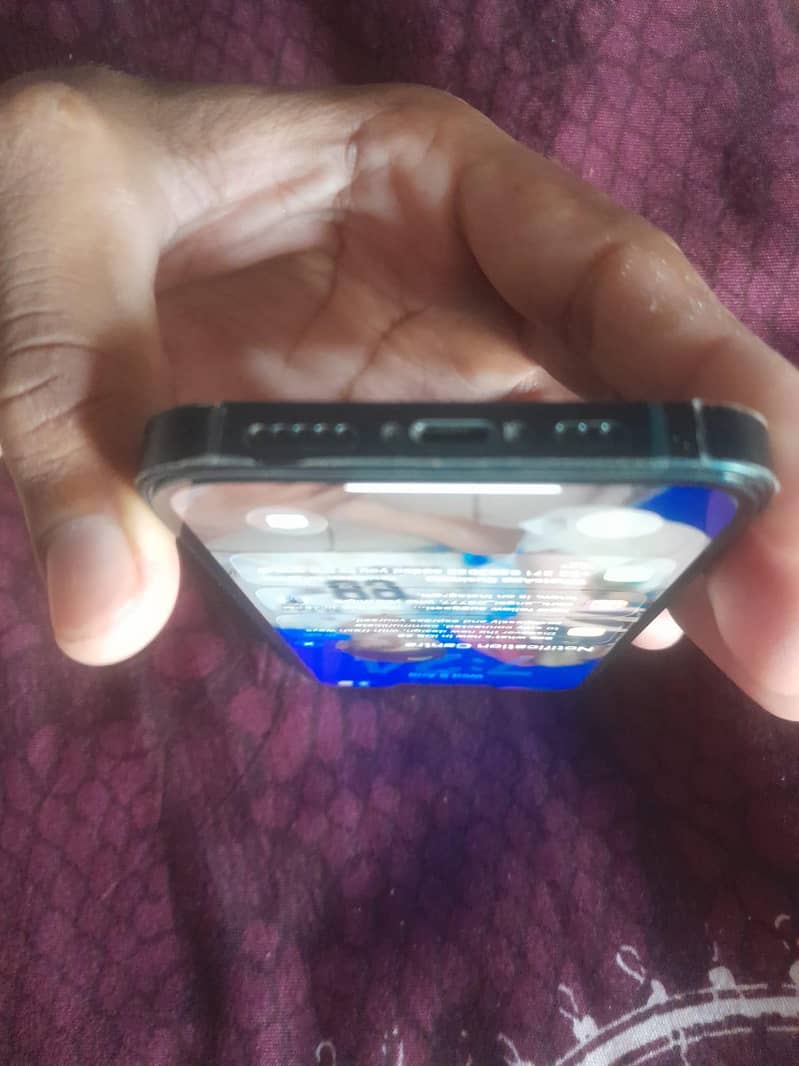Apple iPhone 13 1