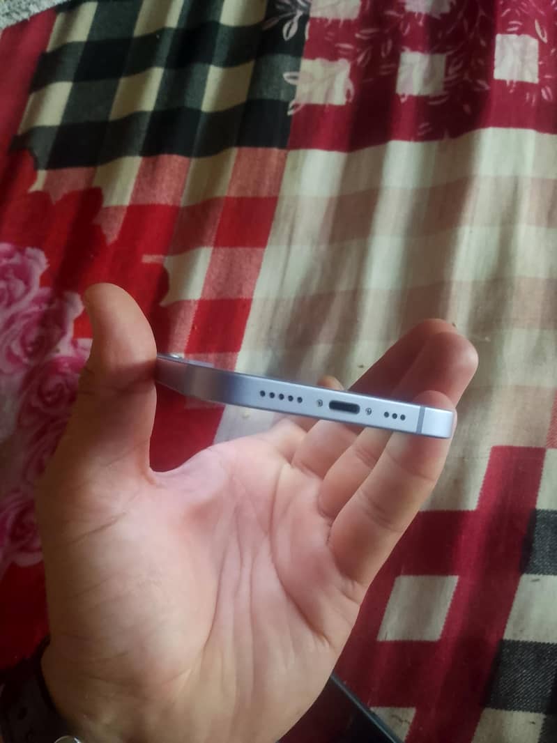 Apple iPhone 12 3