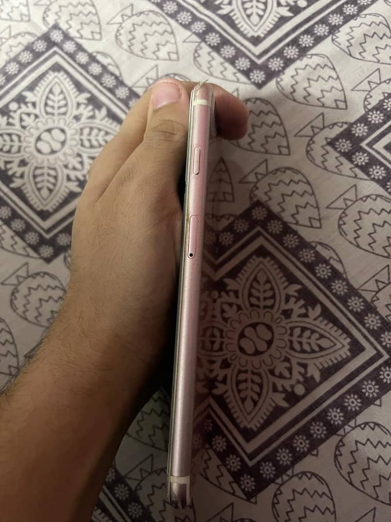 Apple iPhone 7 Plus 2