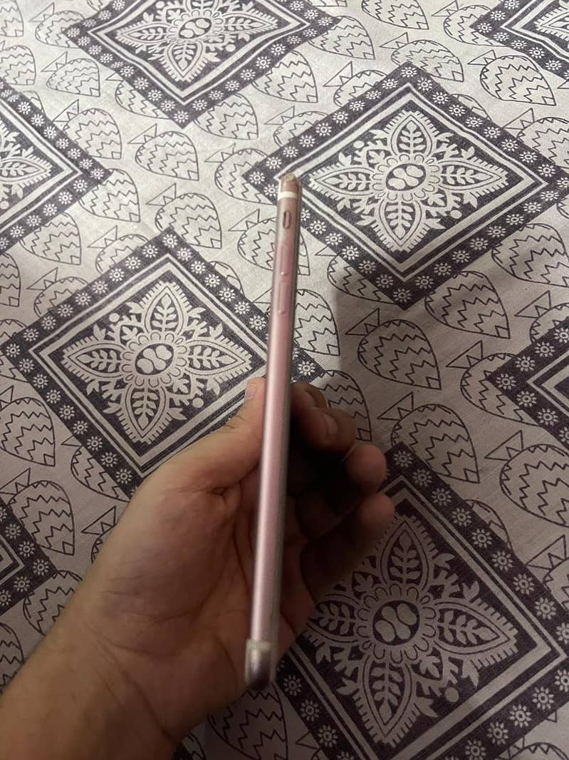 Apple iPhone 7 Plus 3