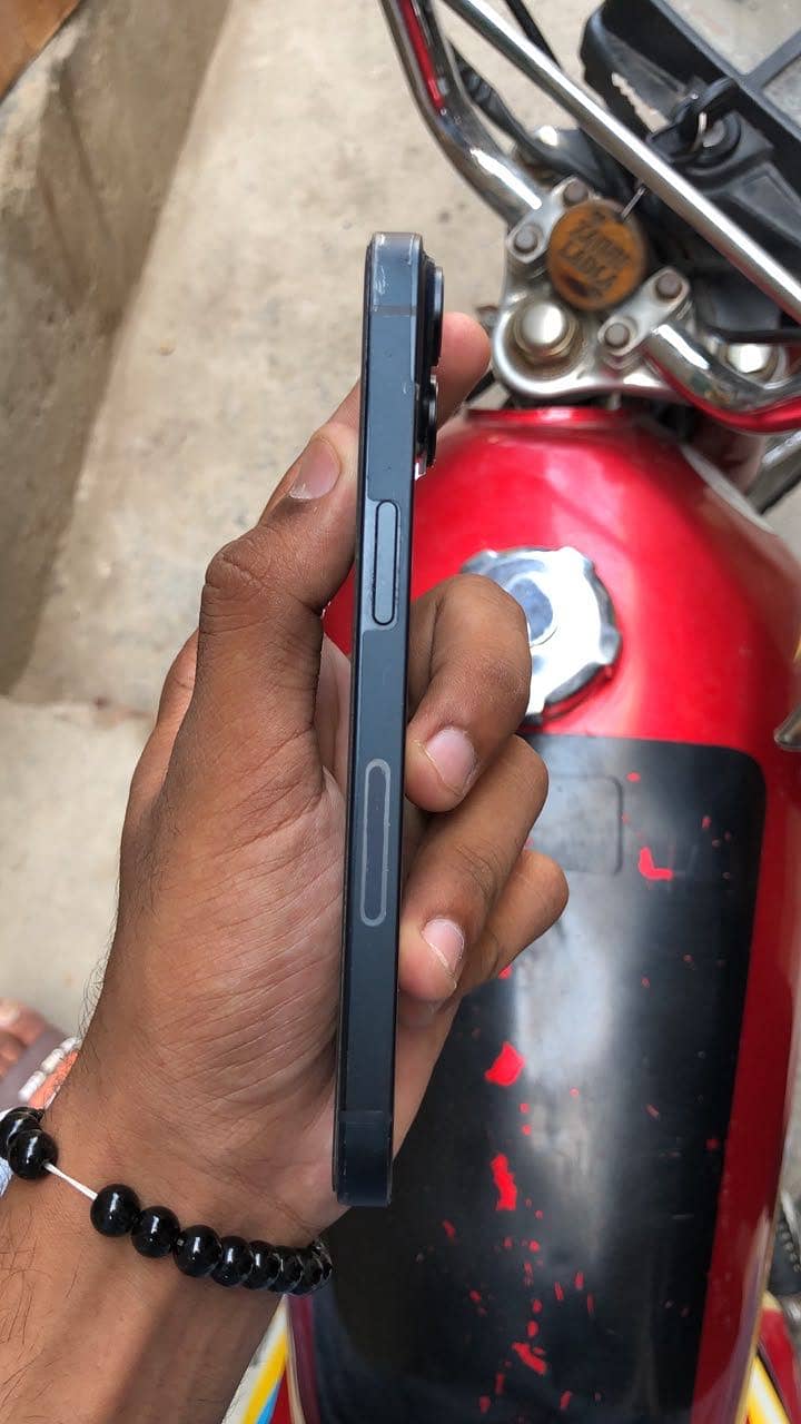 Apple iPhone 14 1