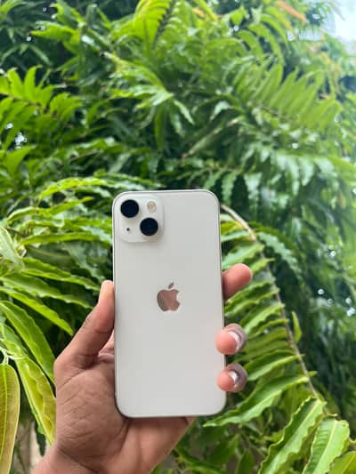 Apple iPhone 13