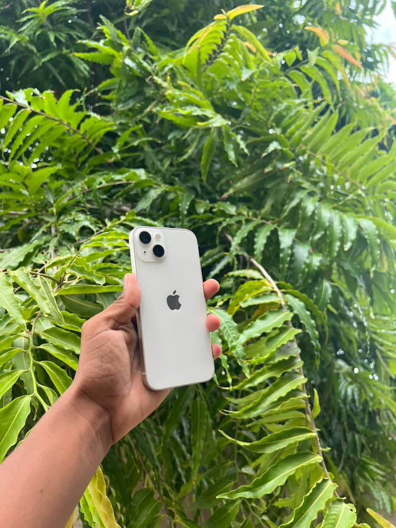 Apple iPhone 13 1