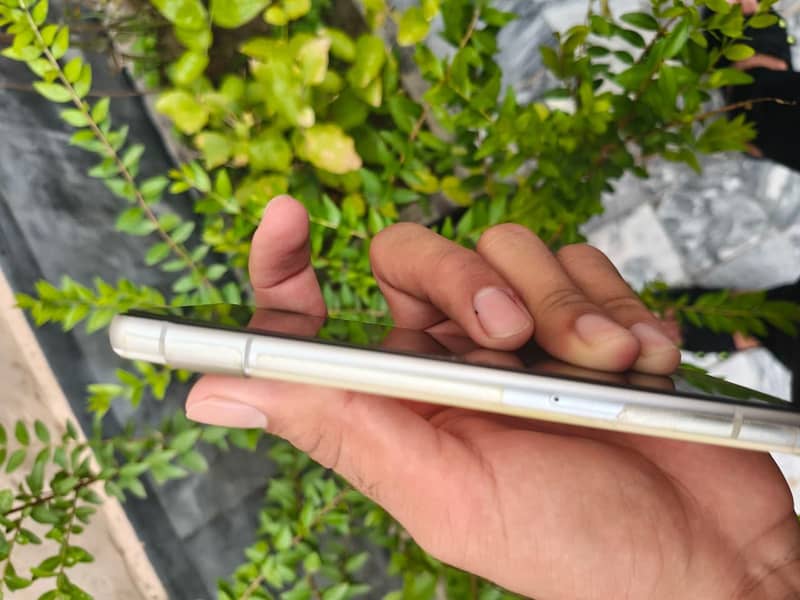 Google Pixel 7a 5