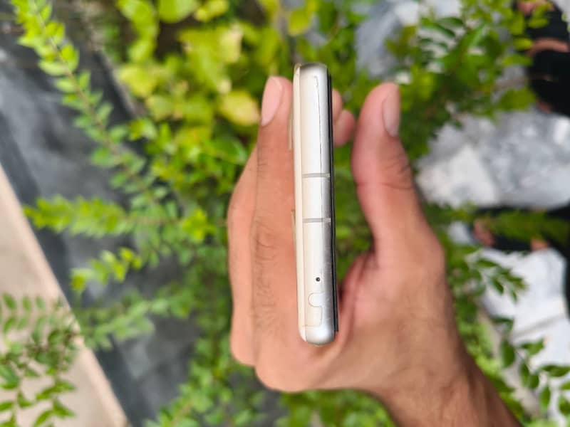 Google Pixel 7a 3