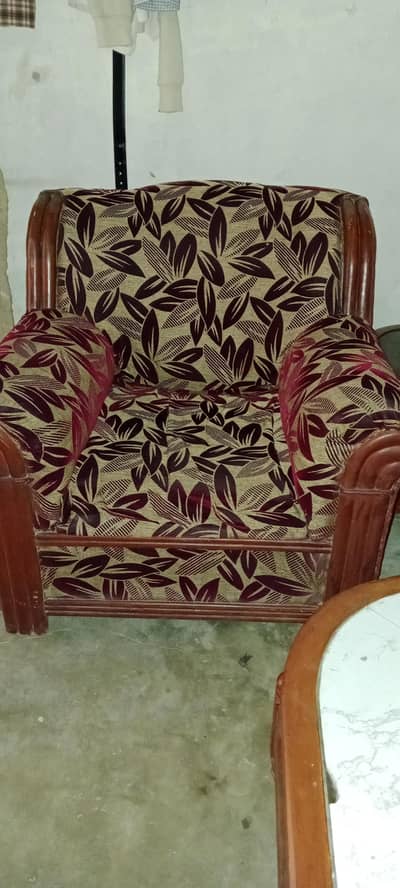 5 seater sofa with 2 side tables one center table