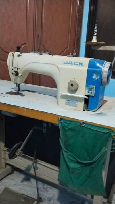Jack sewing machine same like new