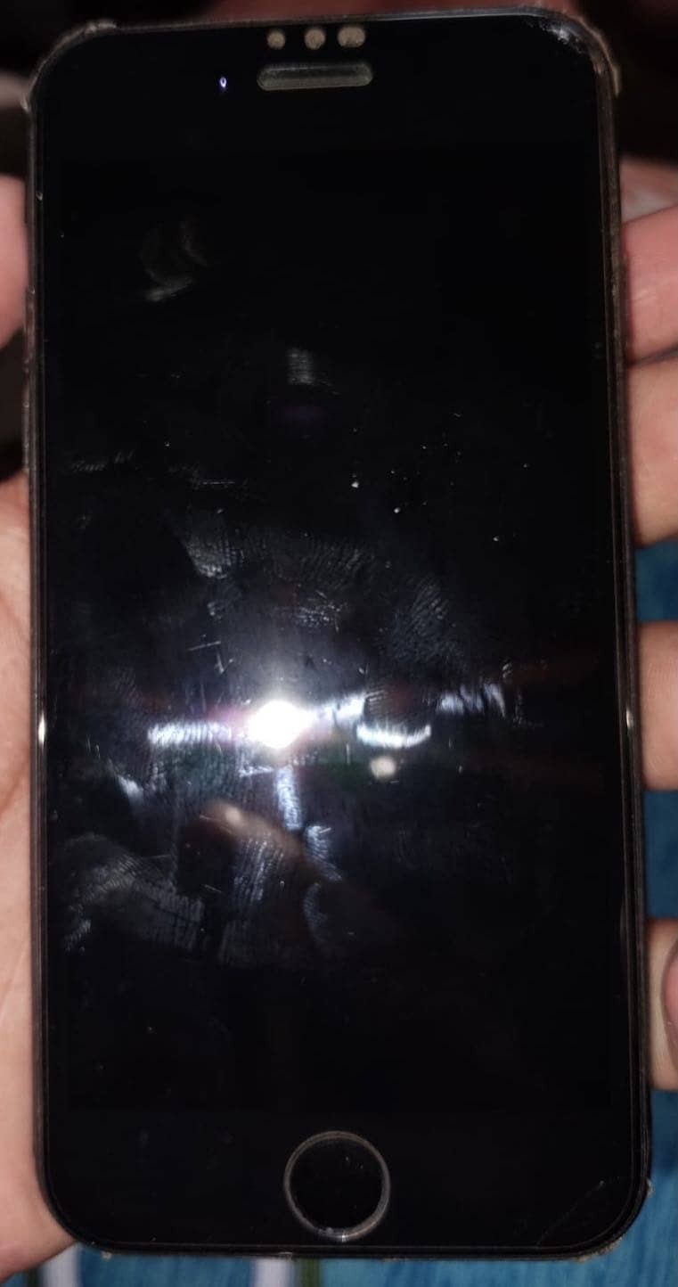 Apple iPhone 7 0