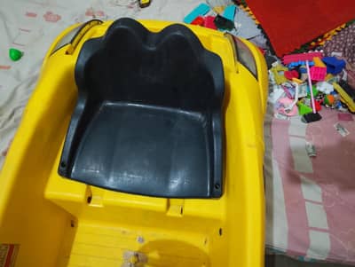 kids car normal condition he